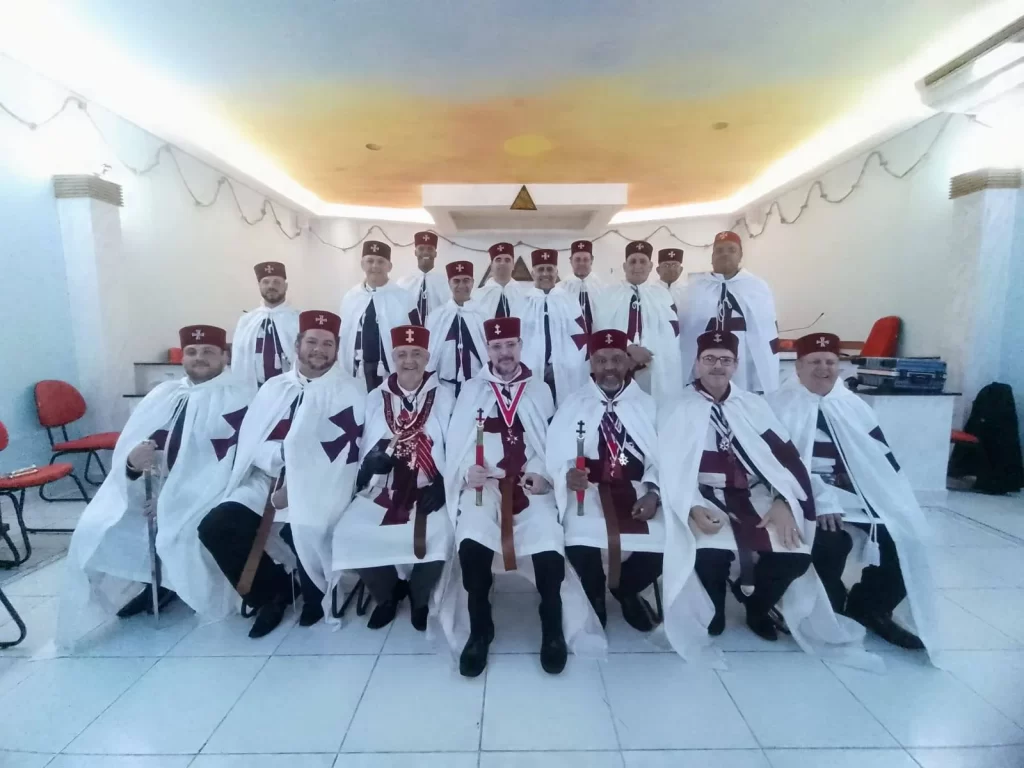 Preceptório Santos n°41 realiza Cerimônia de Armadura de novos Cavaleiros