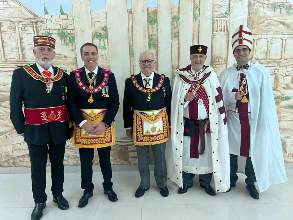 PRECEPTÓRIO/PRIORADO FIDELITAS Nº 54 E LOJA DE NAUTAS DA ARCA REAL CUIABANA Nº 19 CELEBRAM UMA DÉCADA DE HISTÓRIA